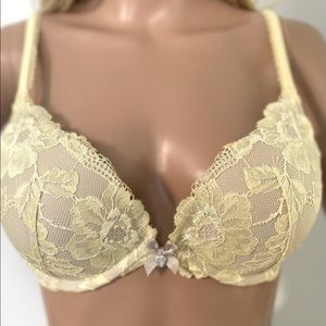 Victoria’s Secret push-up bra